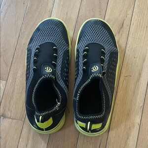 Champion Kids Swim Shoes - Black and Yellow